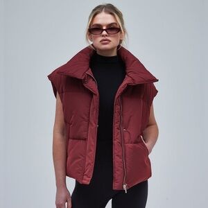 thirtyyears NWT Puffer Vest in Burgundy Size 1